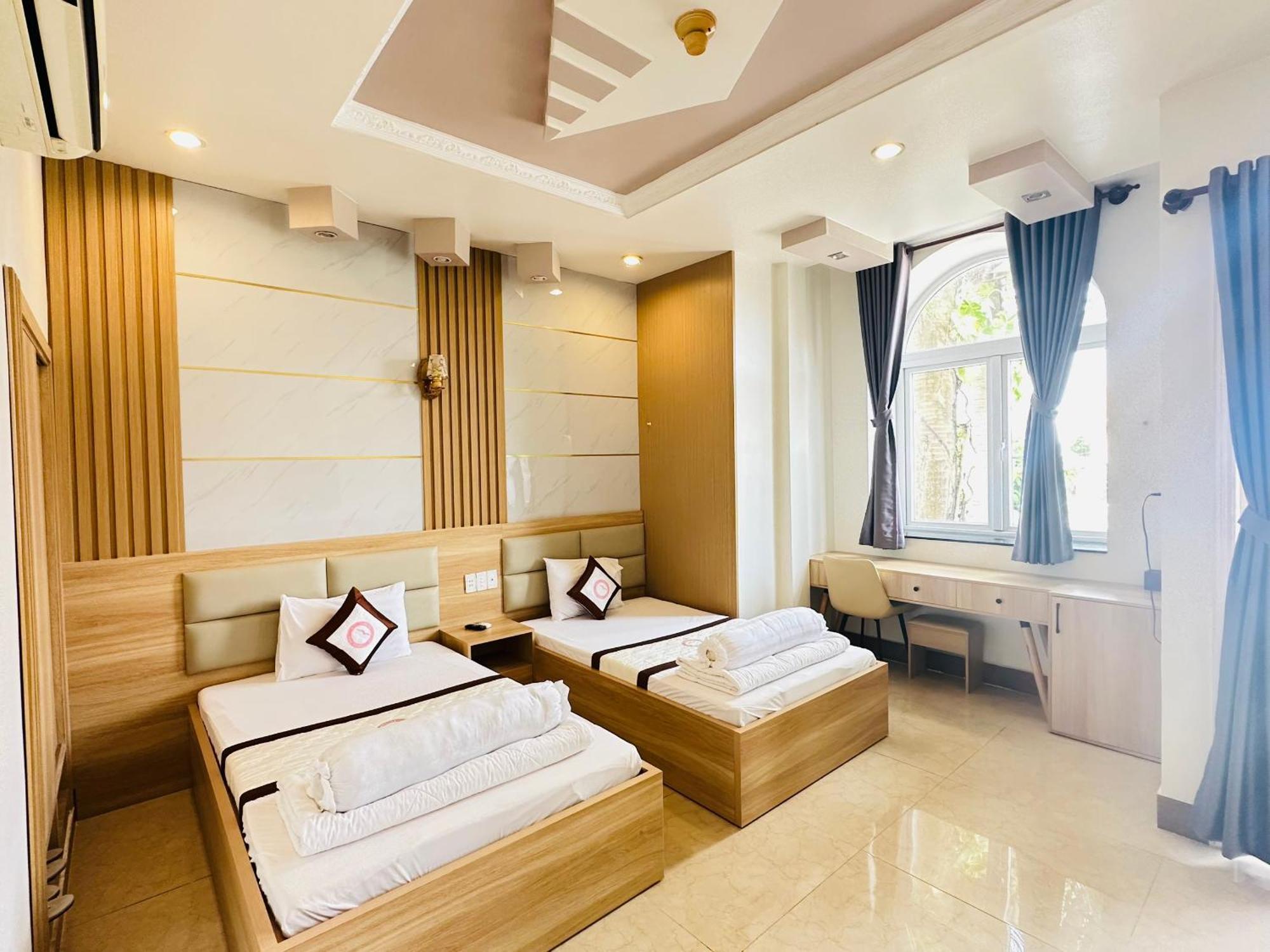 Phuc Hung Hotel Rach Gia Exterior photo